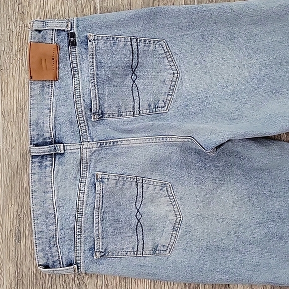 Lucky brand slightly distressed Capri size 8 - Picture 5 of 7